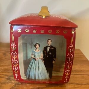1953 Toffee Tin Commemorating the Coronation Of Queen Elizabeth II